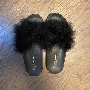 NWOT Fashion Nova Slides